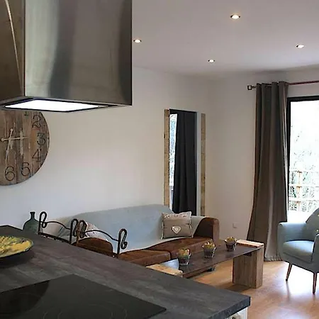 Bergerie-jacuzzi Prive-riviere Holiday home