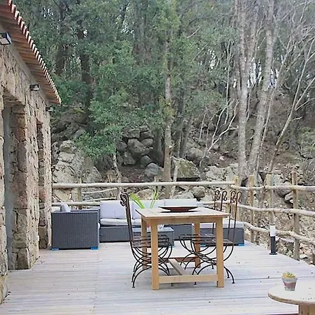 Bergerie-jacuzzi Privé-rivière Chisa